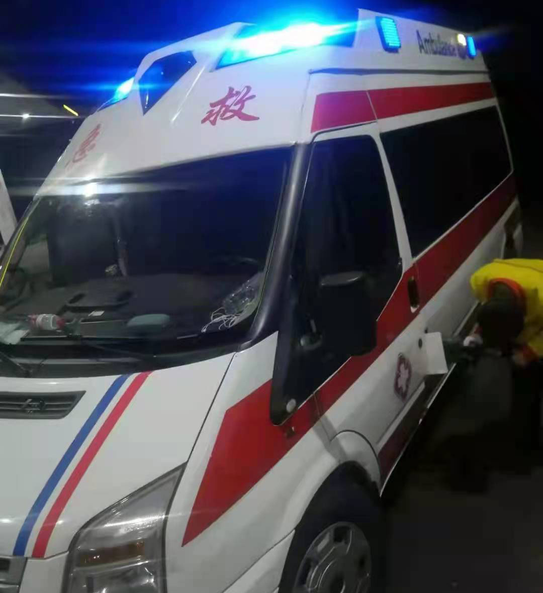 云城区专业救护车出租